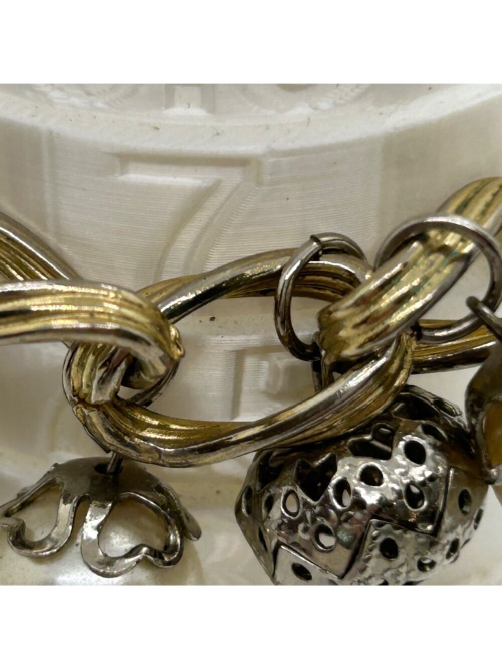Vintage Gold Tone Double Link Bracelet With Faux Pearl & Filigree Charm Baubles - Picture 11 of 14
